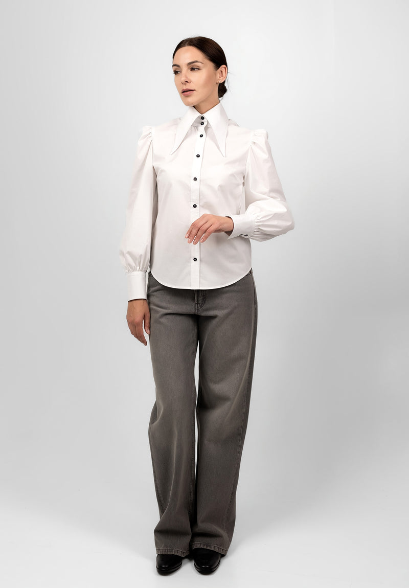 White cotton blouse with pointed collar