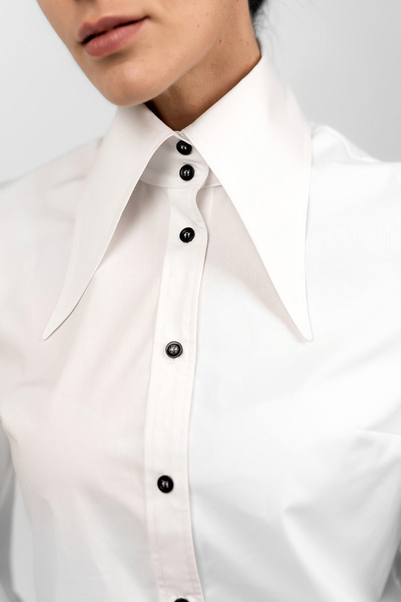 White cotton blouse with pointed collar