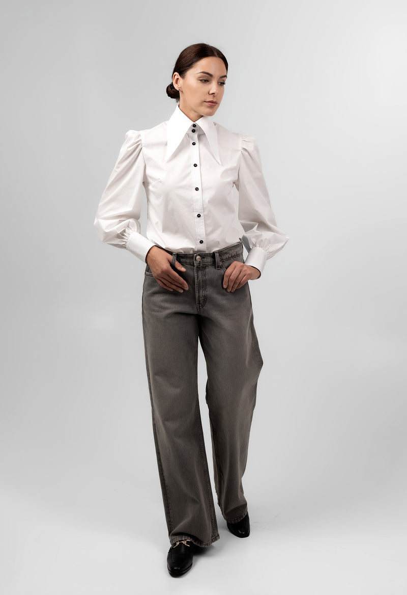 White cotton blouse with pointed collar