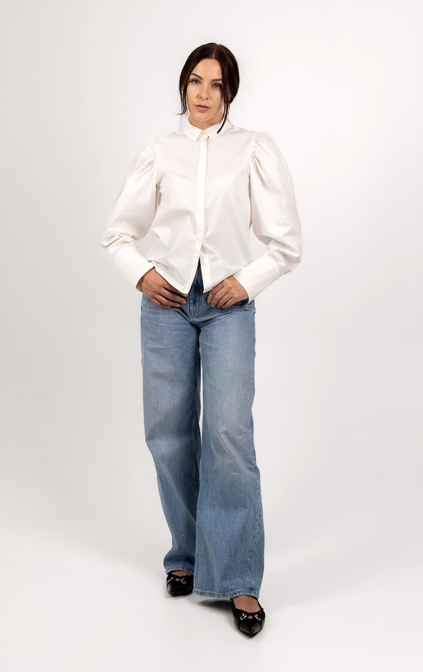 White cotton blouse with volume sleeves